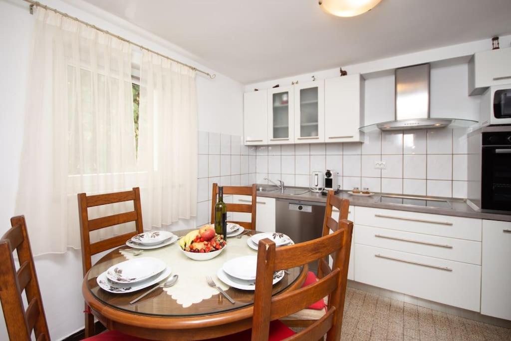 Marjan Hill 3-Br Apt,5 Guests Private Garden Near Beach Split Buitenkant foto