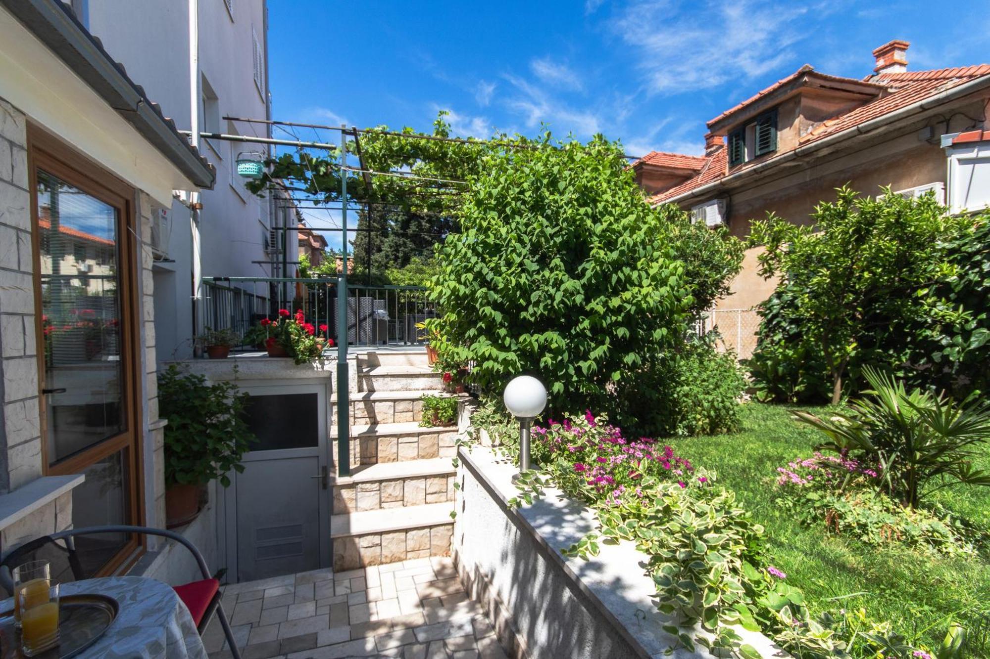 Marjan Hill 3-Br Apt,5 Guests Private Garden Near Beach Split Buitenkant foto